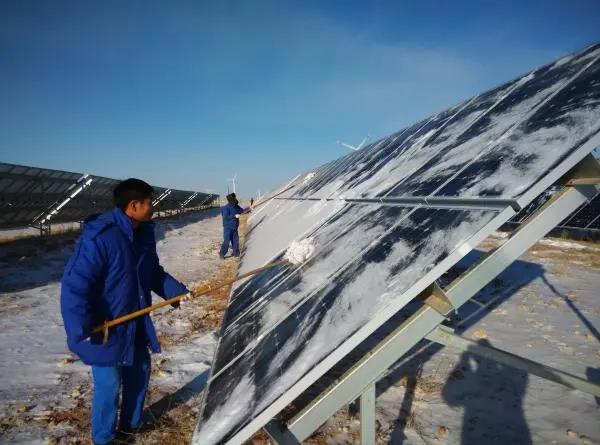 Come mantenere i sistemi di generazione di energia fotovoltaica in inverno?